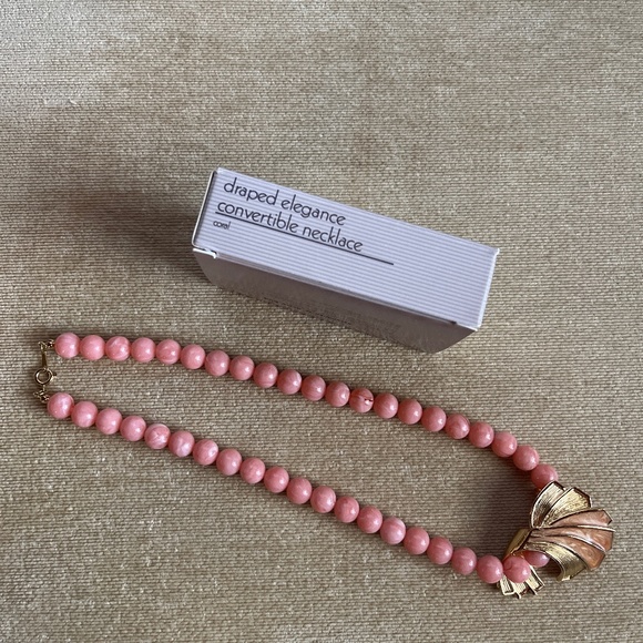 VINTAGE (1990) AVON DRAPED ELEGANCE CONVERTIBLE NECKLACE (CORAL) - Picture 2 of 4
